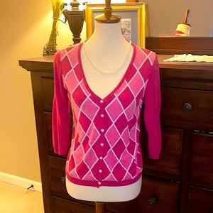 🎀 Talbots pink argyle cardigan